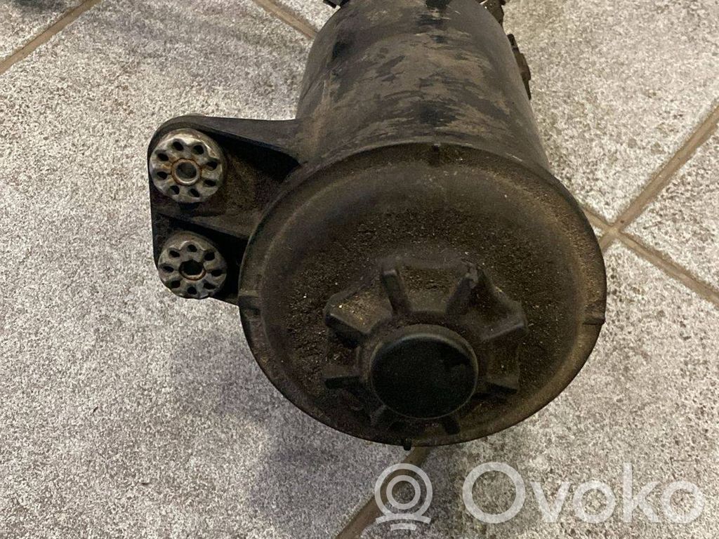 BMW X5 E70 Ohjaustehostimen nestesäiliö 
