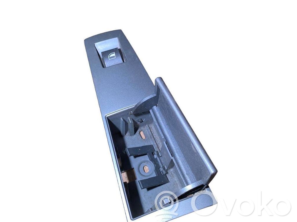 Durvis pelnutrauks   7024490