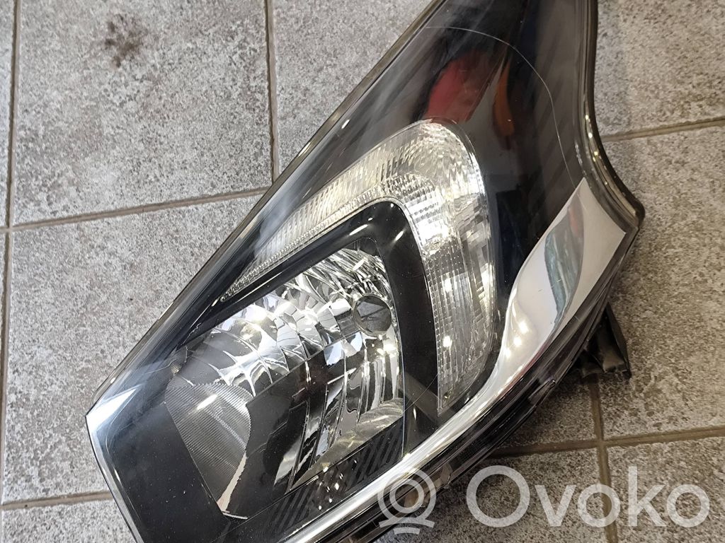 Opel Vivaro Scheinwerfer 