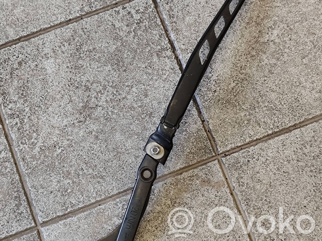 BMW 5 E60 E61 Front wiper blade arm 