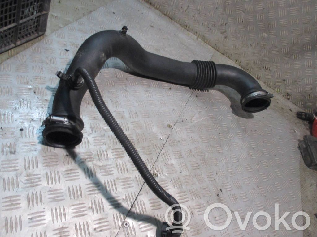 Opel Vivaro Air intake hose/pipe 