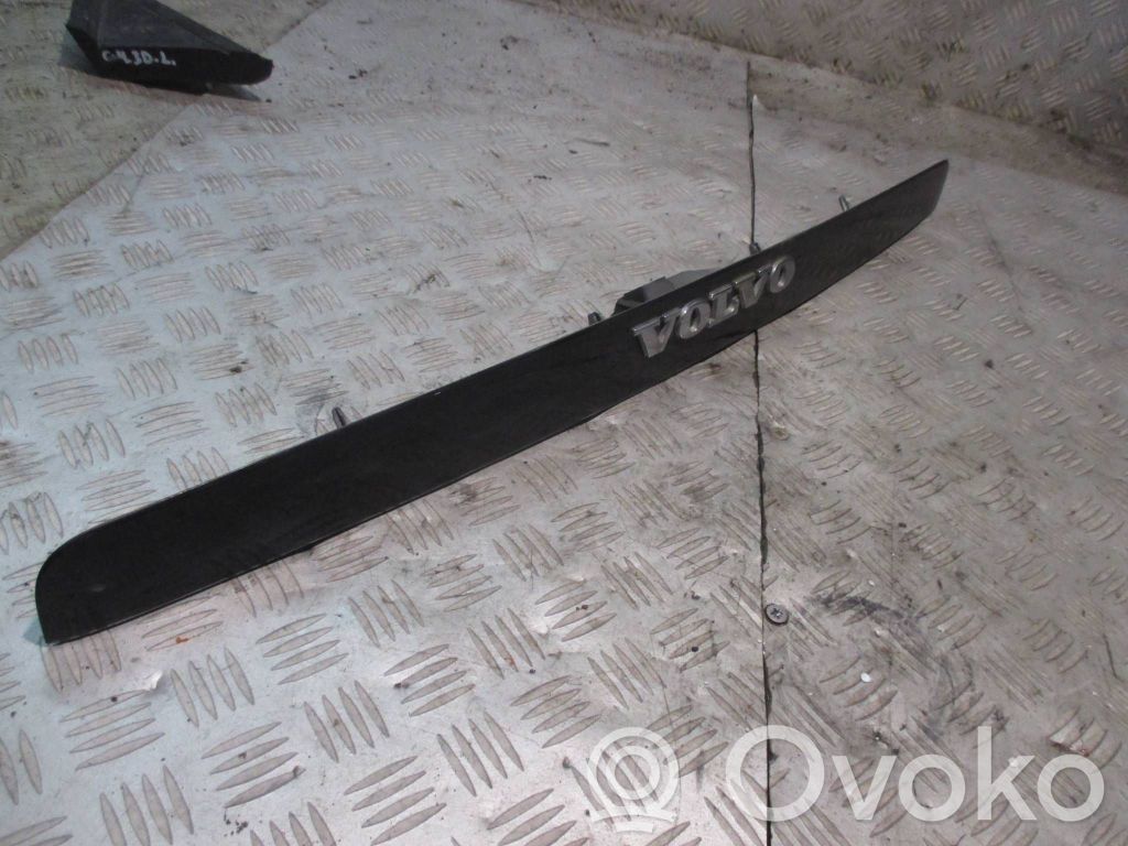 Volvo V50 Rear light center trim bar blend 