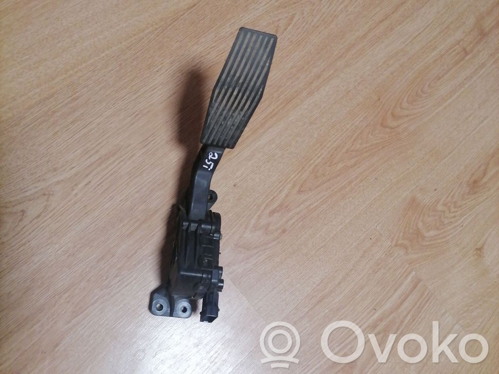 Opel Vectra C Akceleratoriaus pedalas 