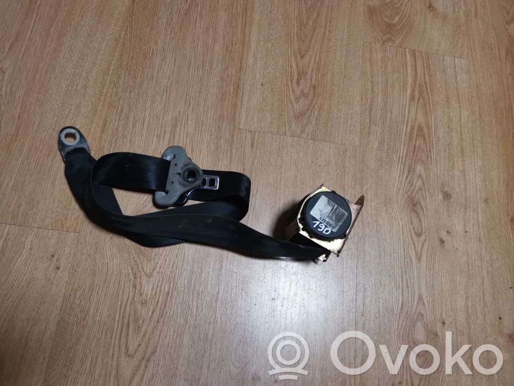 Mazda 3 I Front seatbelt 