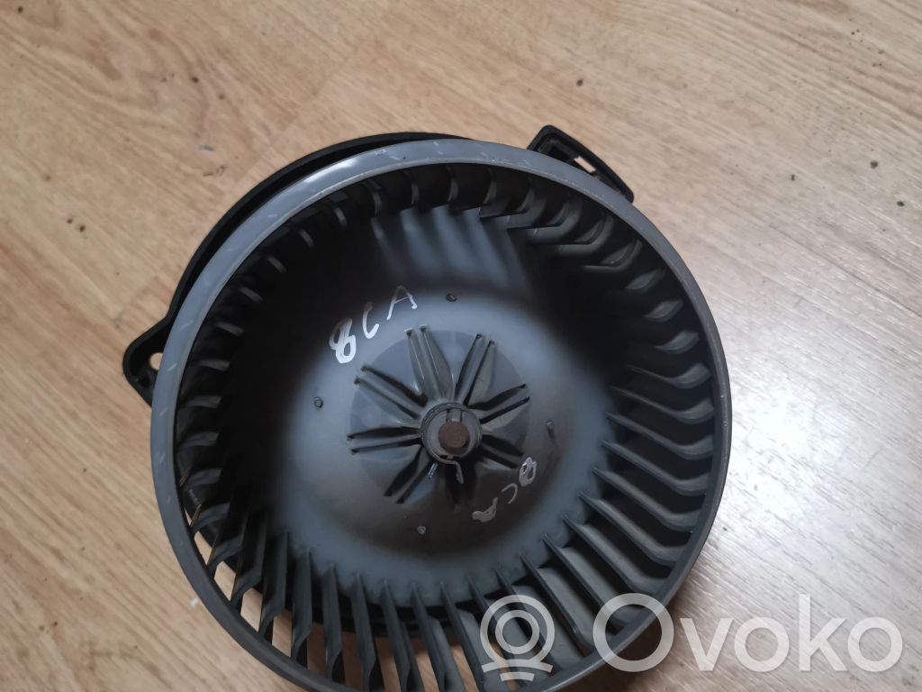 Toyota Corolla Verso E121 Lämmittimen puhallin 