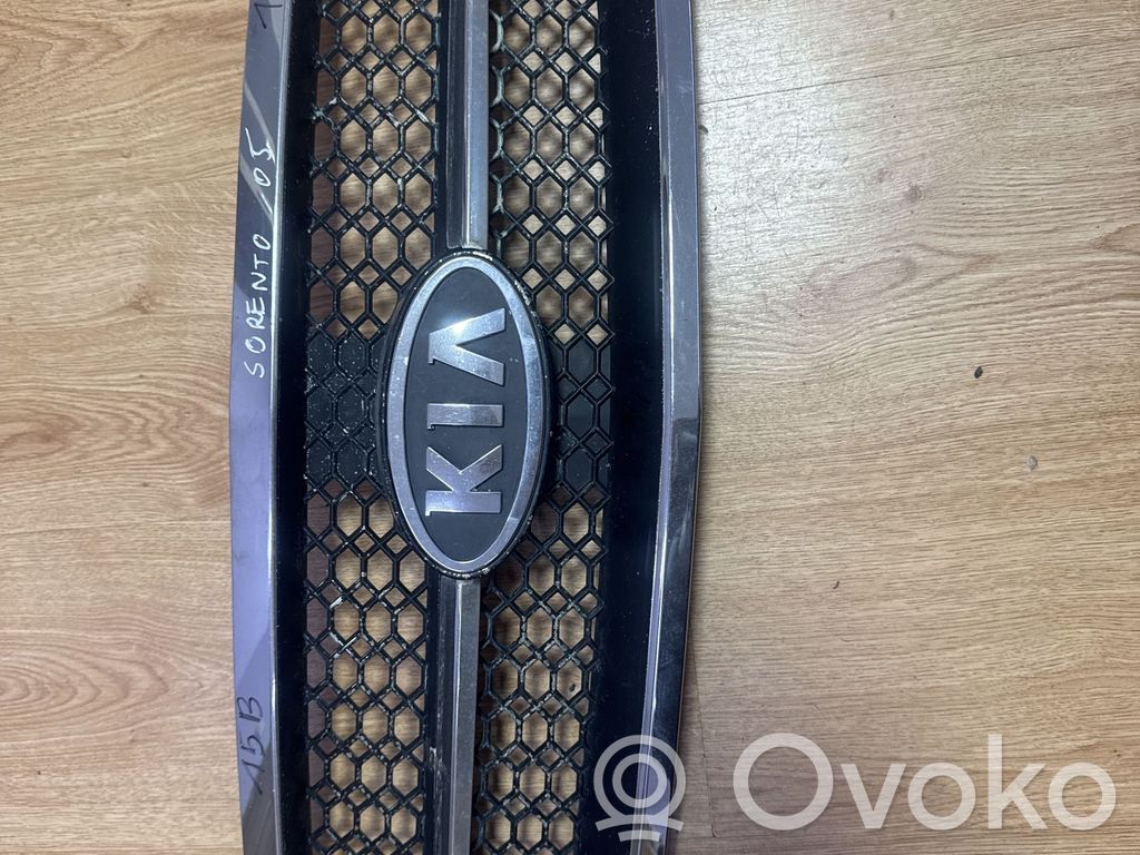 KIA Sorento Etupuskurin ylempi jäähdytinsäleikkö 