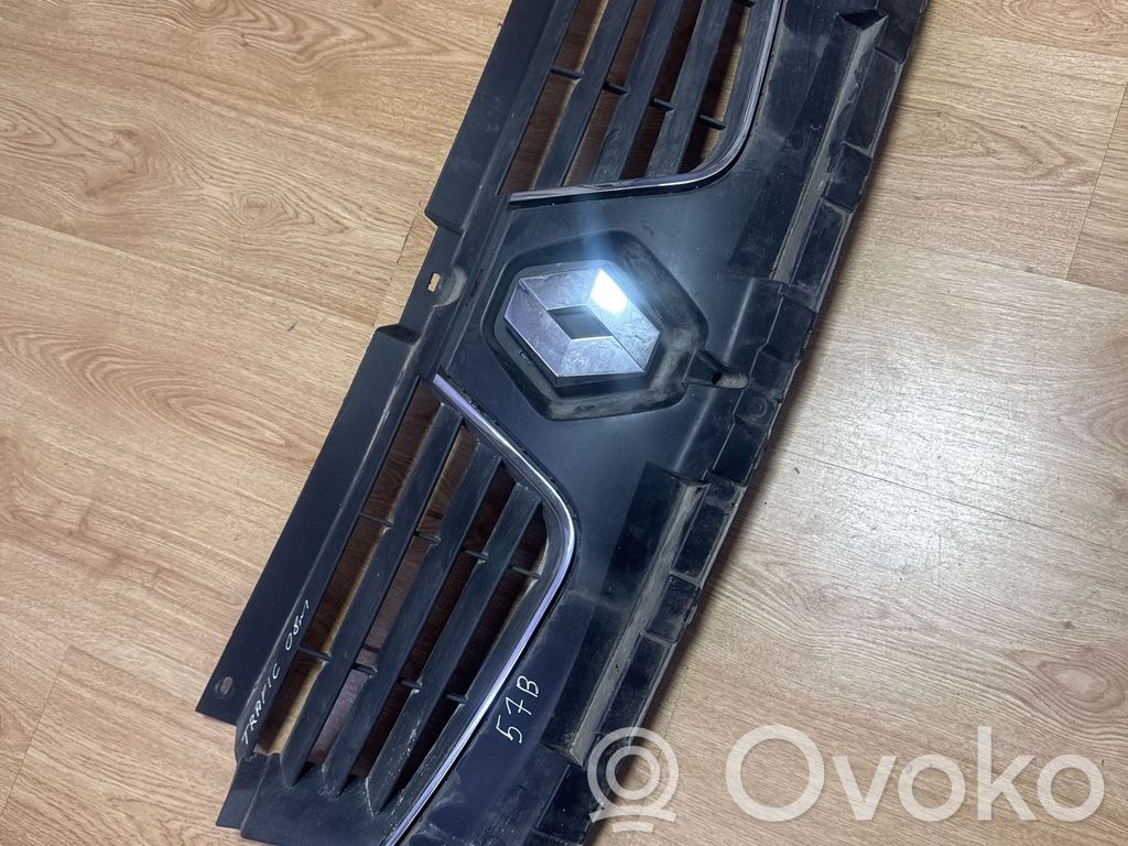 Renault Trafic II (X83) Etupuskurin ylempi jäähdytinsäleikkö 