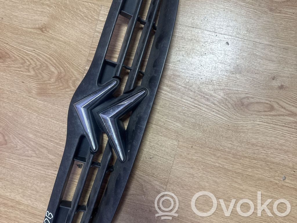 Citroen Saxo Front bumper upper radiator grill 