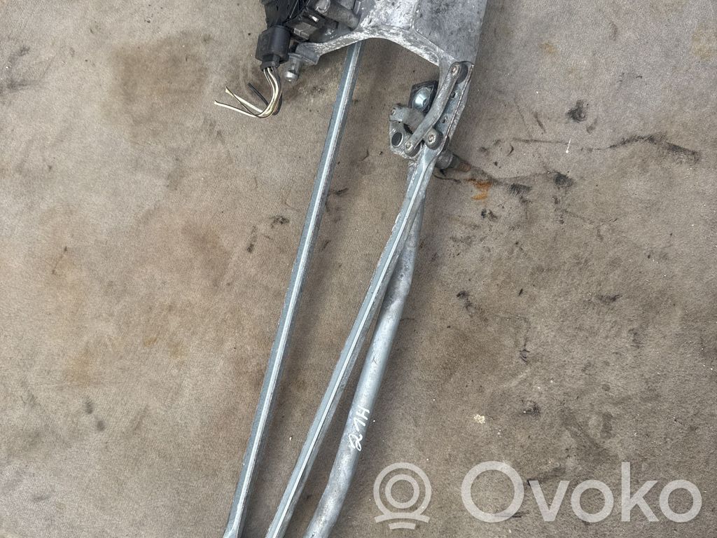 Ford C-MAX I Front wiper linkage and motor 
