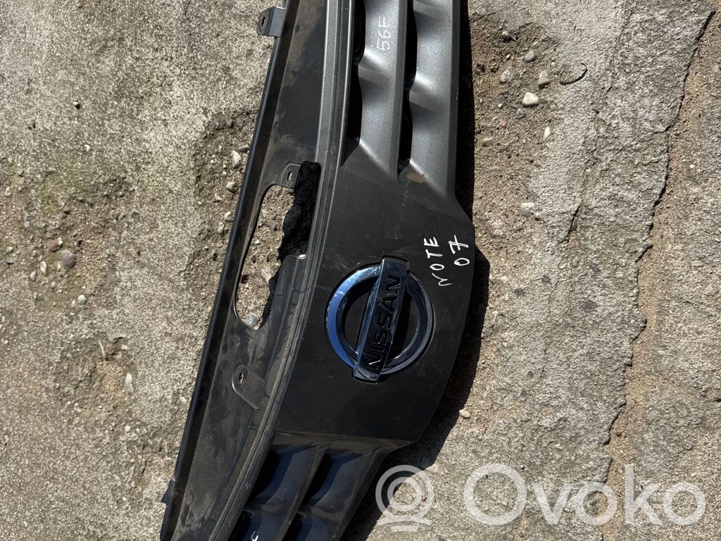 Nissan Note (E11) Front bumper upper radiator grill 