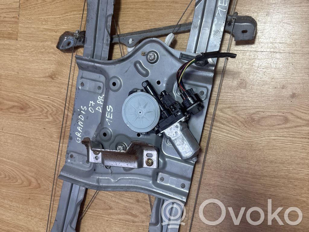 Mitsubishi Grandis Priekinio el. lango pakėlimo mechanizmo komplektas 