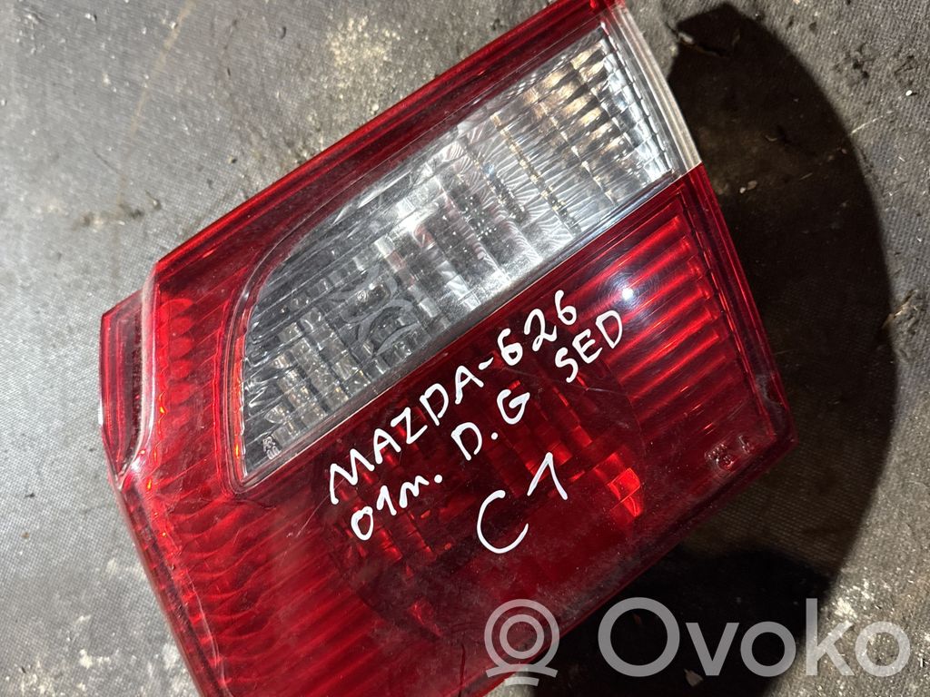 Mazda 626 Aizmugurējais lukturis pārsegā 