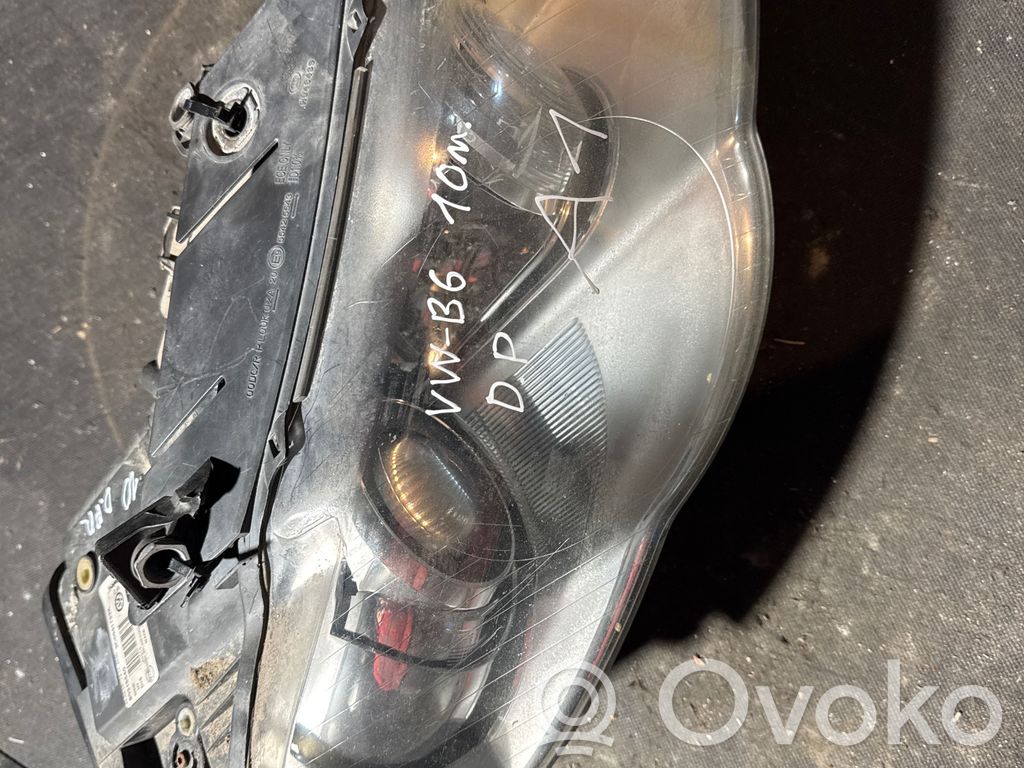 Volkswagen PASSAT B6 Lampa przednia 
