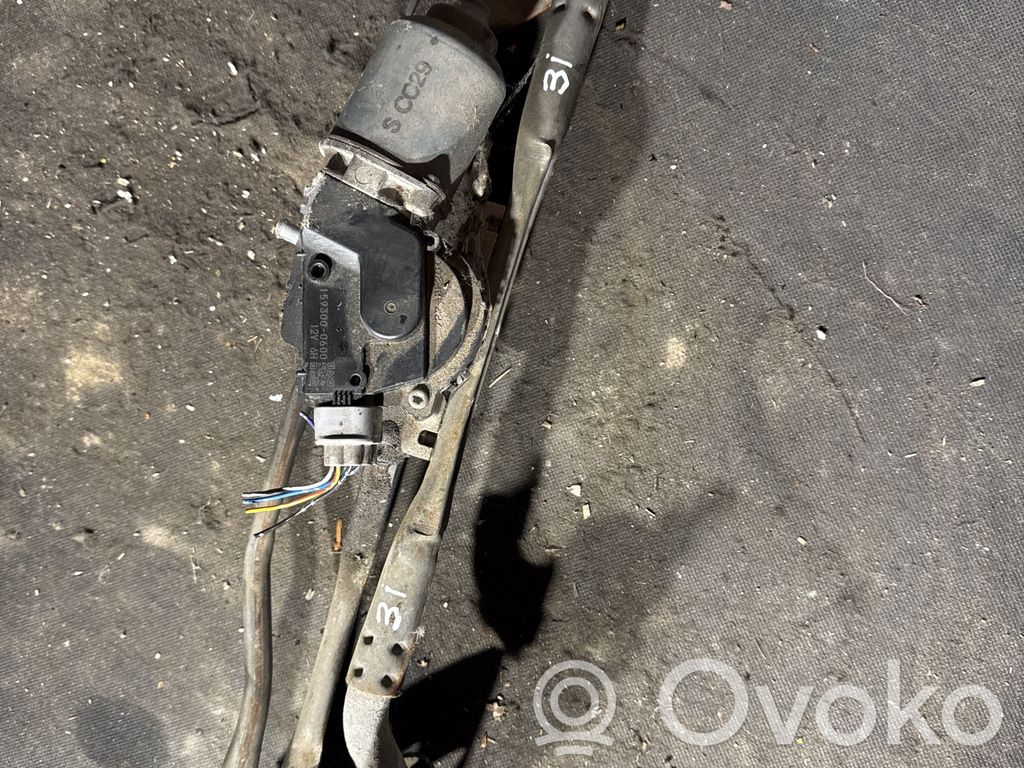 Mazda 5 Front wiper linkage and motor 