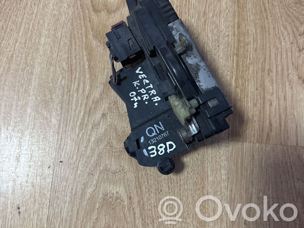 Opel Vectra C Priekšpusē slēdzene 
