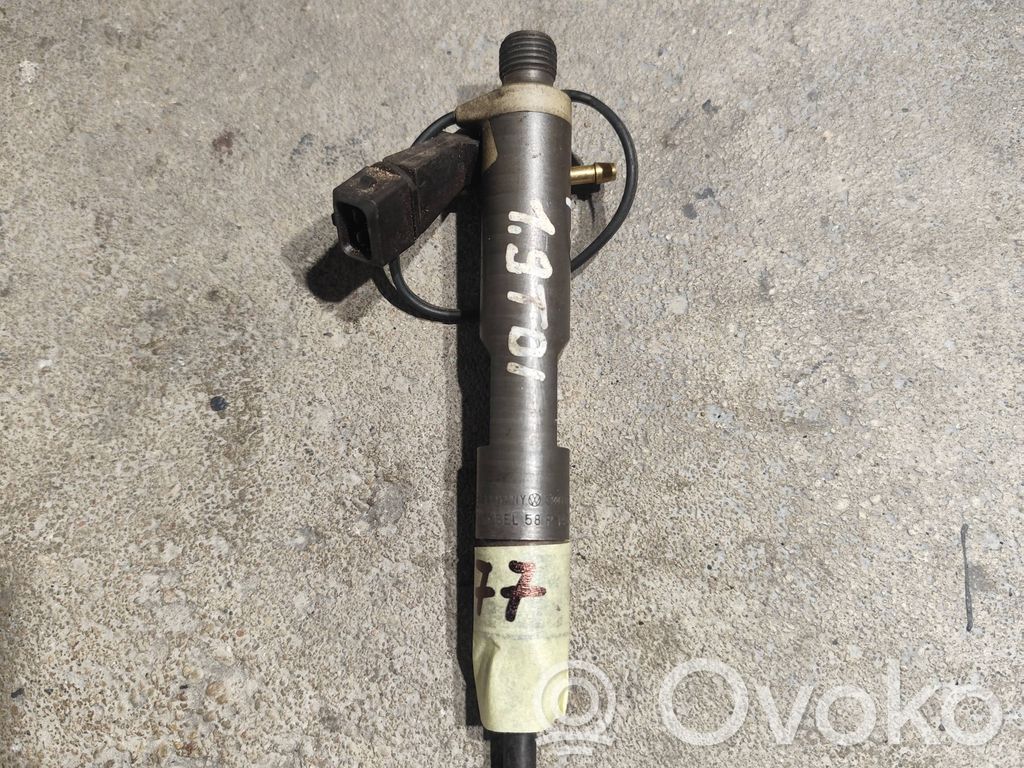 Volkswagen PASSAT B5 Inyector de combustible 