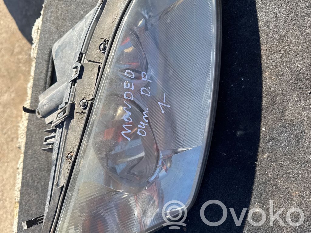 Ford Mondeo Mk III Lampa przednia 