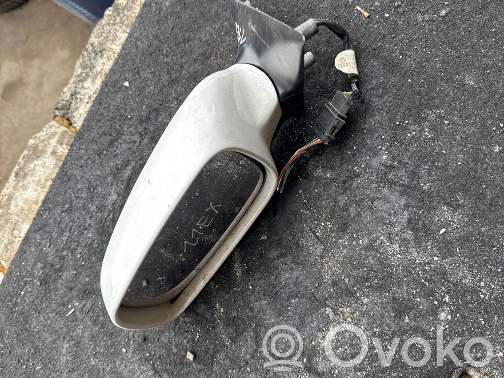 Skoda Octavia Mk1 (1U) Front door electric wing mirror 