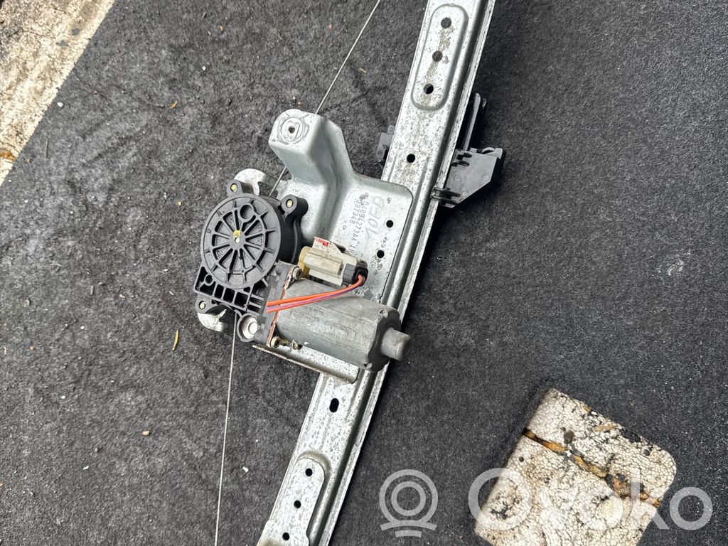 Chrysler Pacifica Rear door window regulator with motor 
