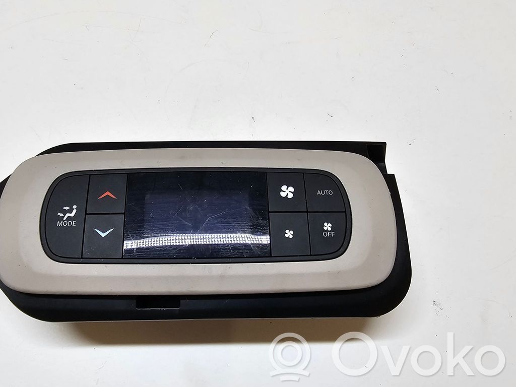 Chrysler Pacifica Climate control unit 