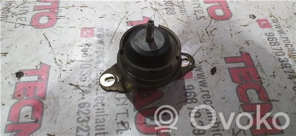 Engine mounting bracket   184493,96359399