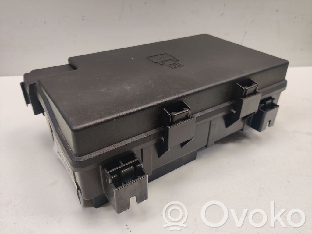 Dodge Durango III Fuse module 