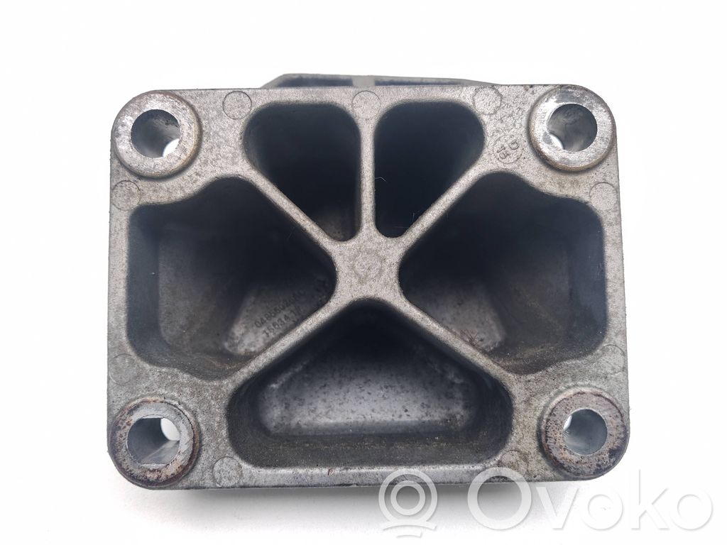 Dodge Durango III Engine mounting bracket 