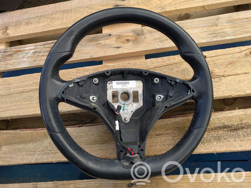 Volant   103677400C