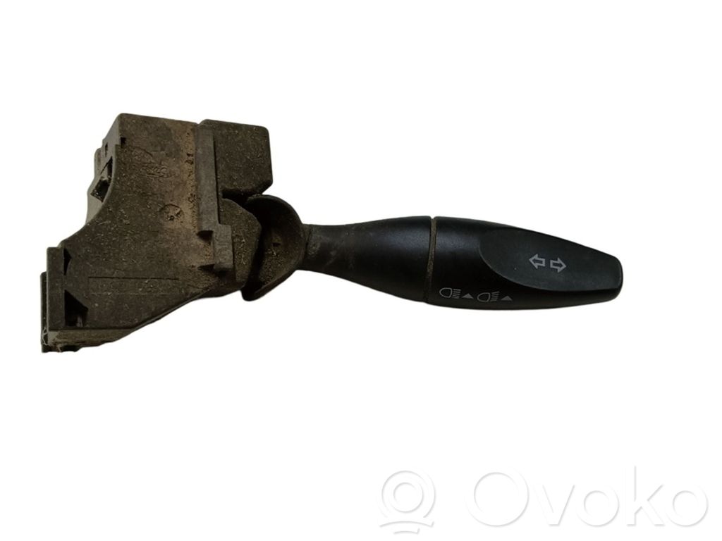 Suuntavilkun vipu   6C1T13335AA