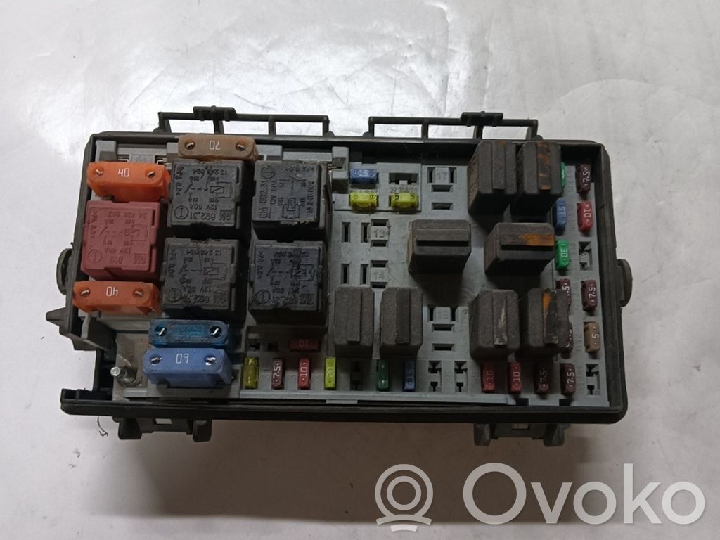 Opel Corsa D Saugiklių blokas 