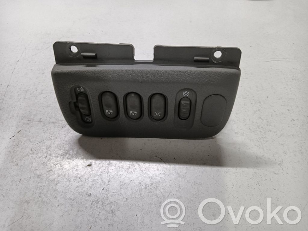 Electric window control switch   7700432430