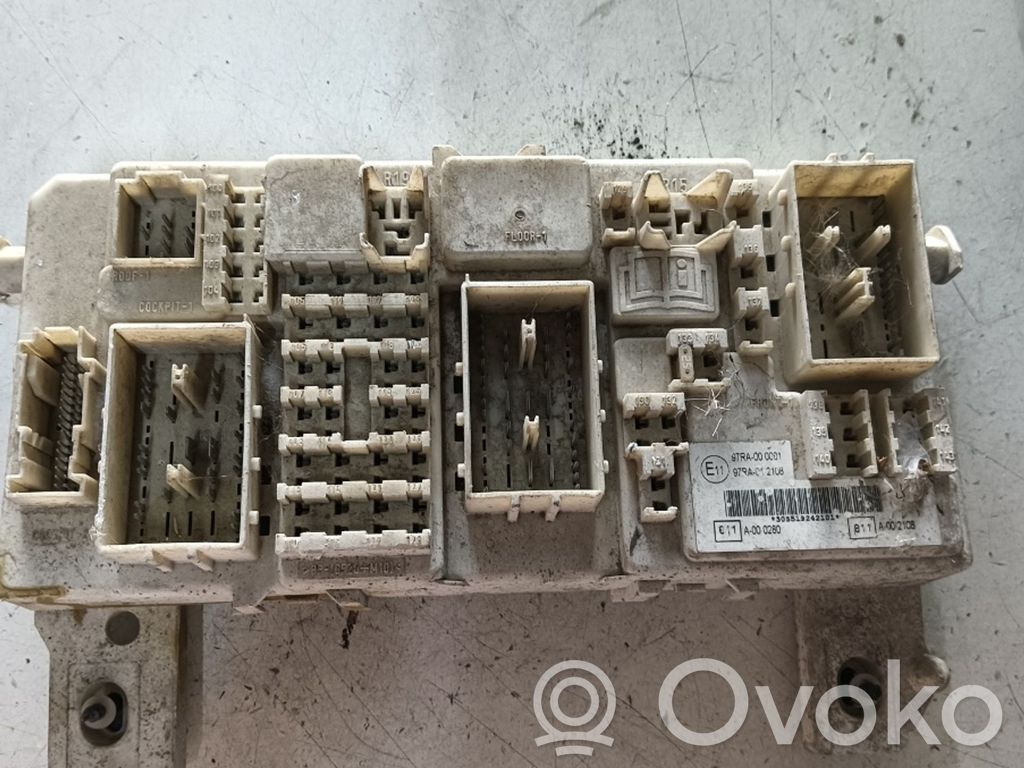 Fuse module   7M5T14014