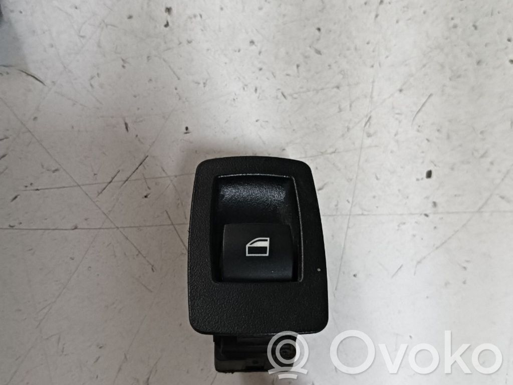 Electric window control switch   3415654