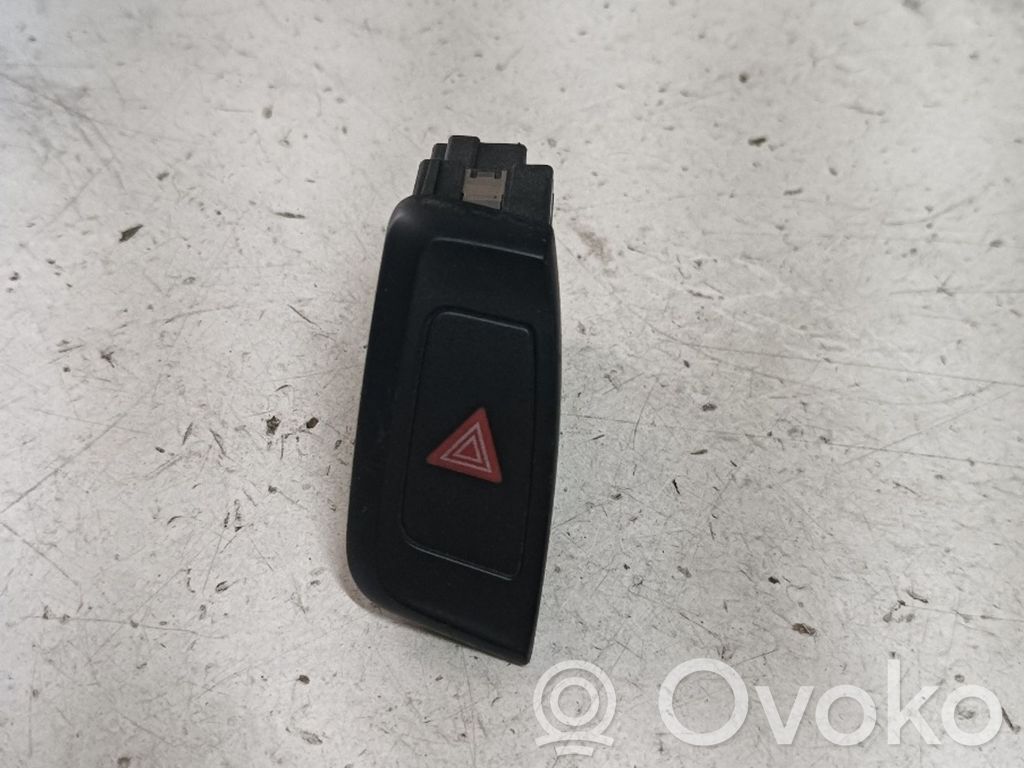 Botón interruptor de luz de peligro   8K1941509