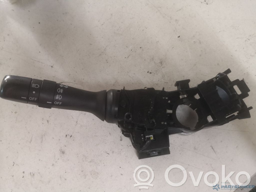 Toyota Auris 150 Commodo de clignotant 