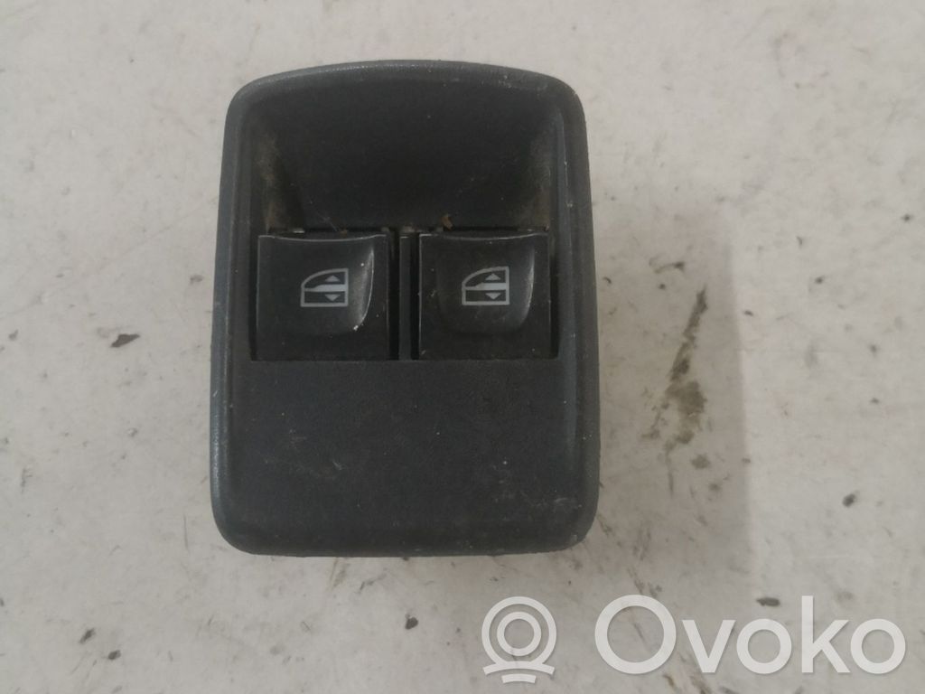 Dacia Sandero Electric window control switch 