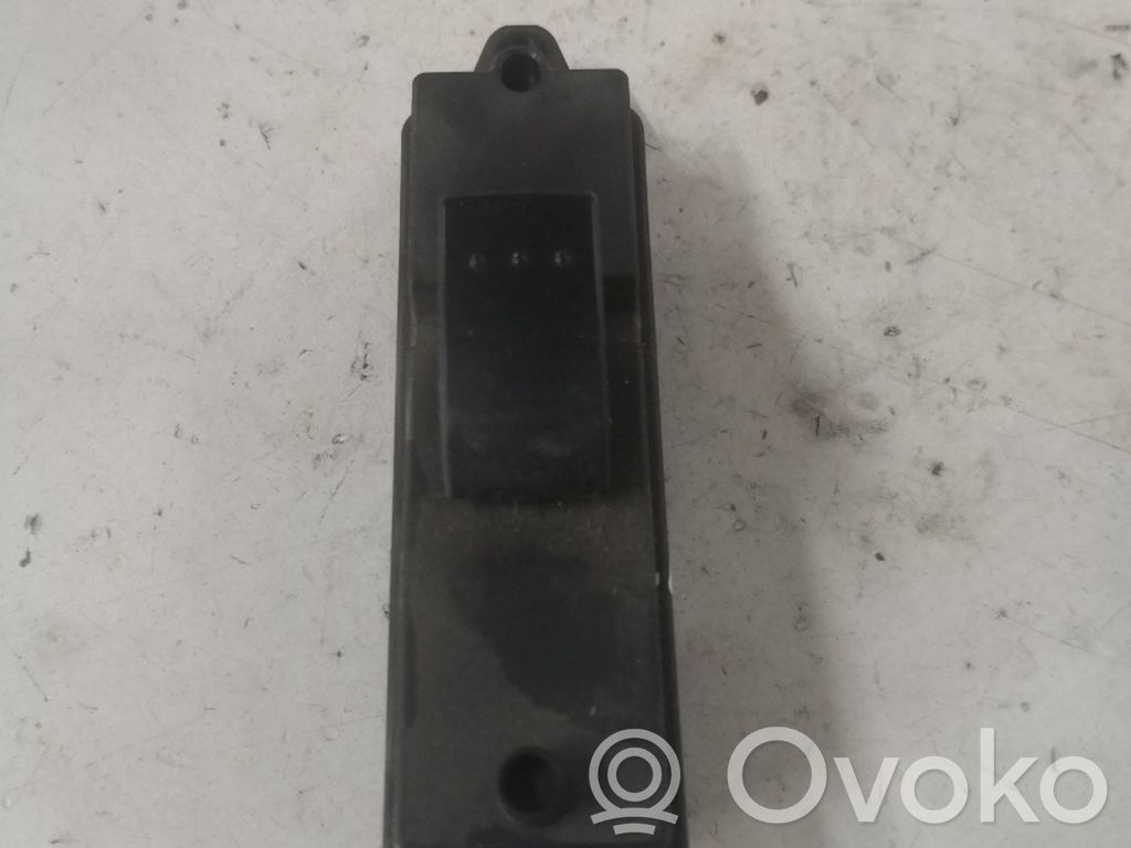 Elektrisko logu slēdzis   03123110