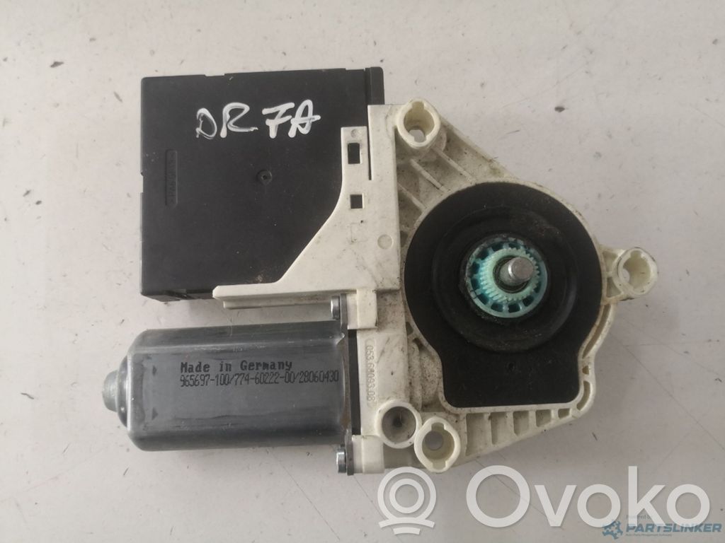 Volkswagen PASSAT CC Silnik szyby / okna karoseryjnego 