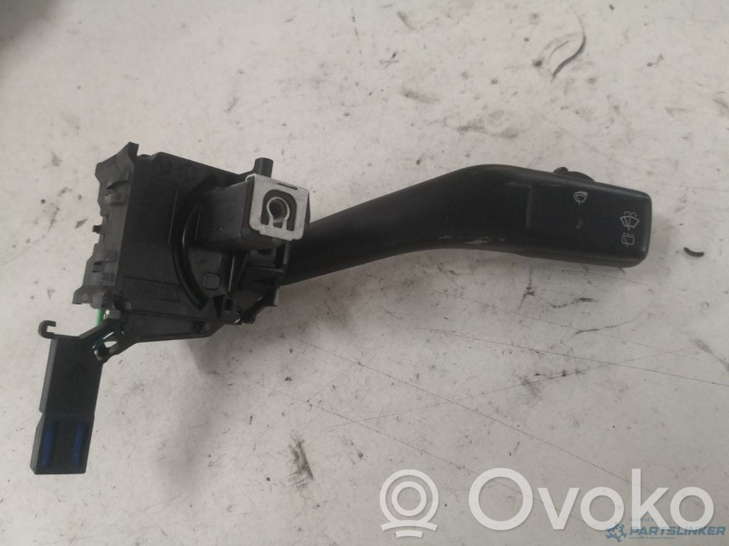 Volkswagen Golf V Pyyhkijän vipu 