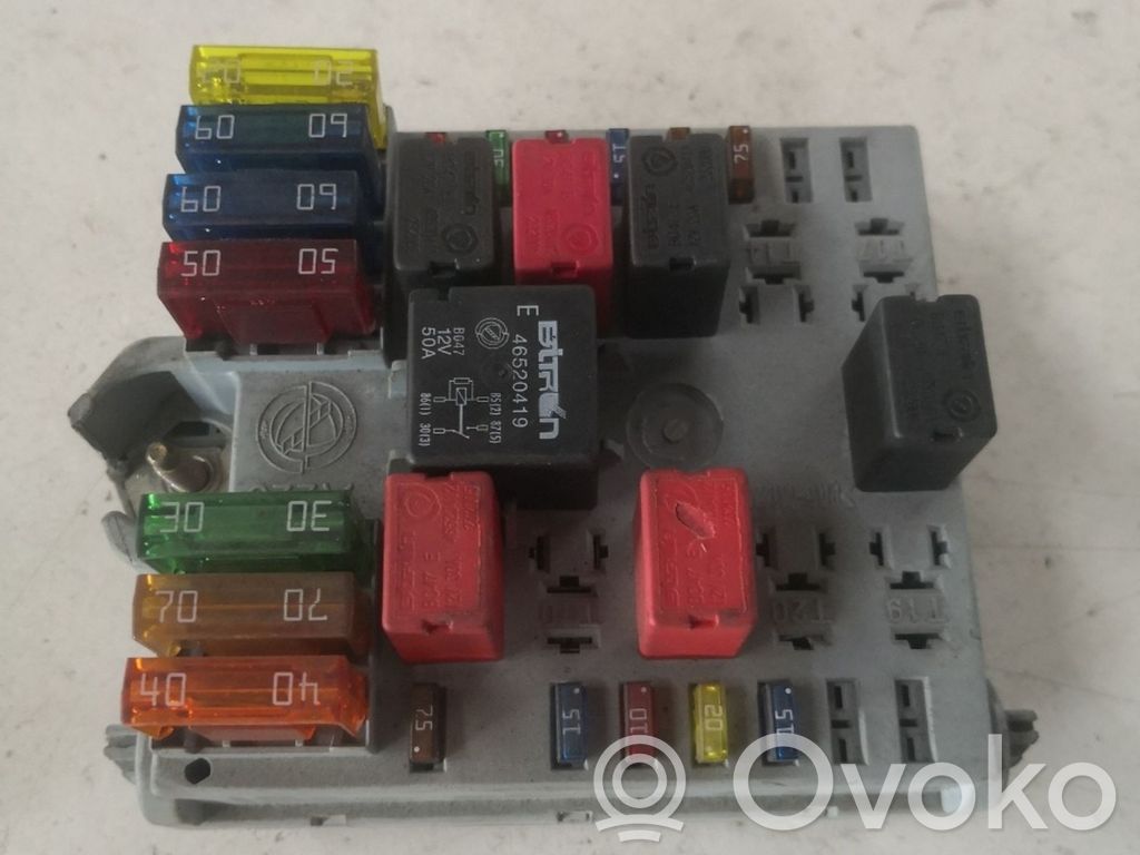 Módulo de fusible   46835593