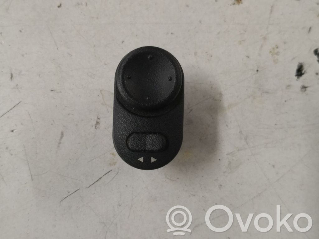 Opel Meriva A Interruttore specchietto retrovisore 