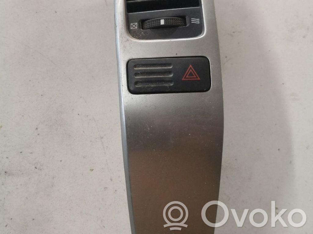 Toyota Land Cruiser (J200) Grilă ventilație centrală 