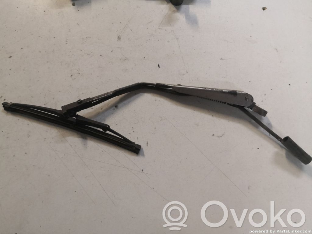 Nissan Patrol Y61 Wischerarm vorne 