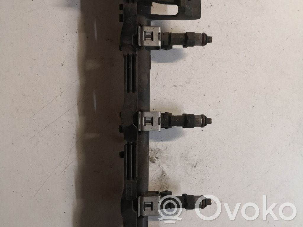 Fuel splitter   2Y3854621