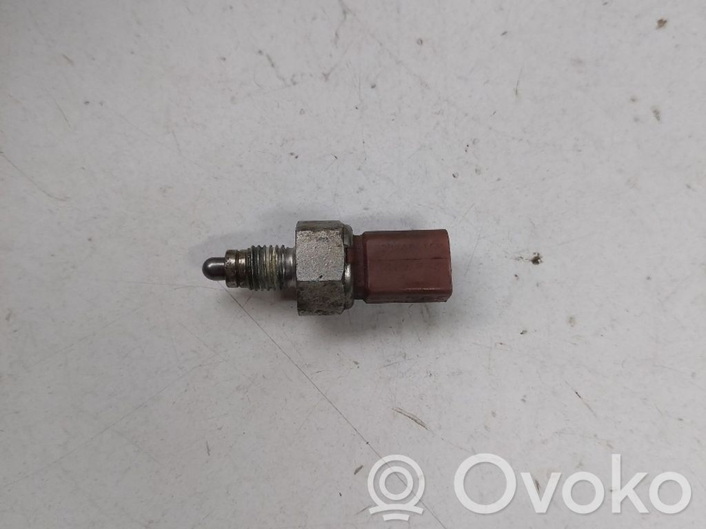 Atbulinės eigos daviklis (varlytė)   02T945415P