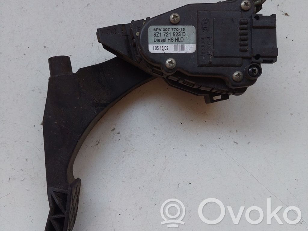 Akceleratoriaus pedalas   8Z1721523D