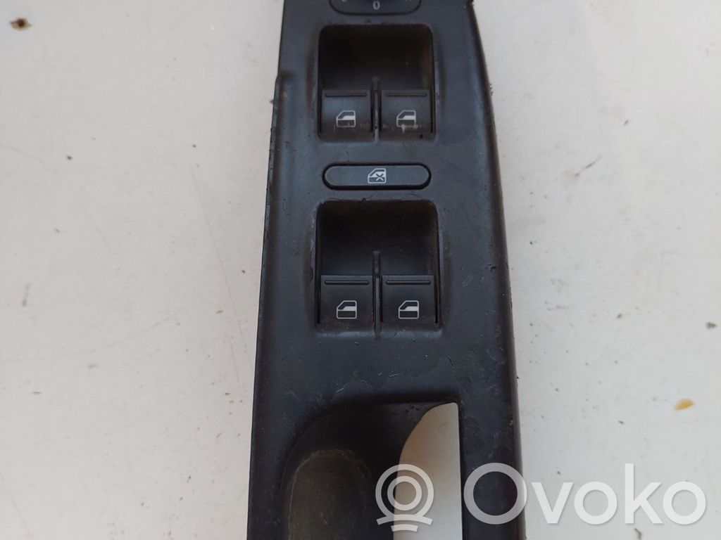 Volkswagen PASSAT B6 Mâner interior ușă față 