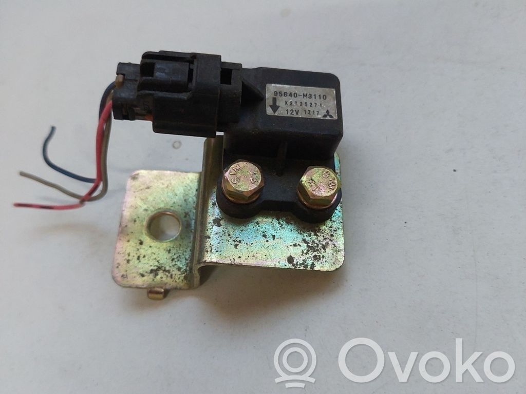 Sensor impacto/accidente para activar Airbag   95640M3110