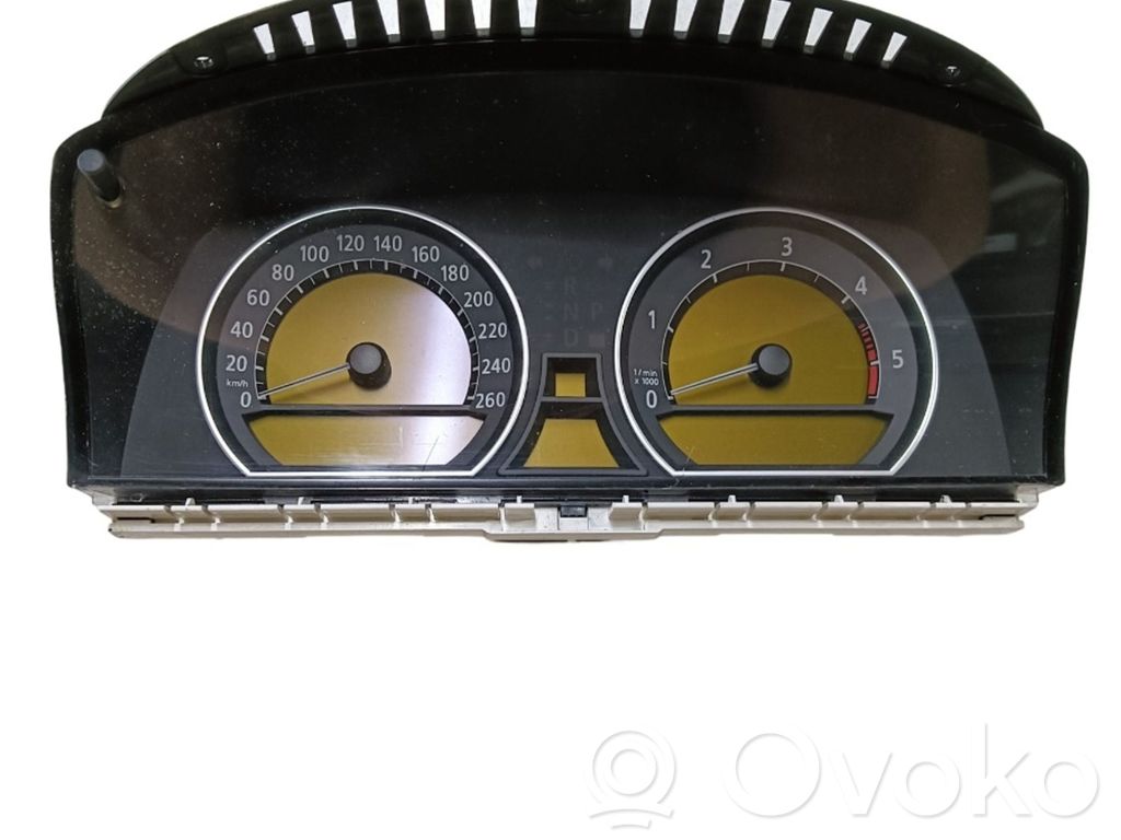 BMW 7 E65 E66 Pulkstenis 