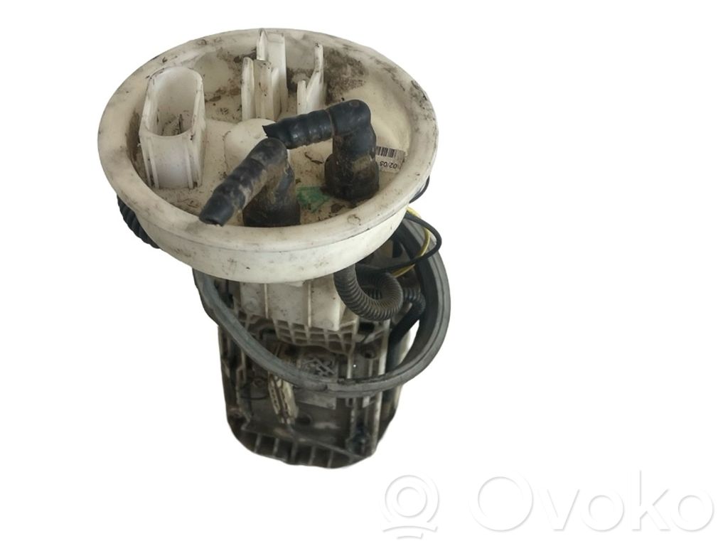 Bomba interna de combustible   8E0919050D